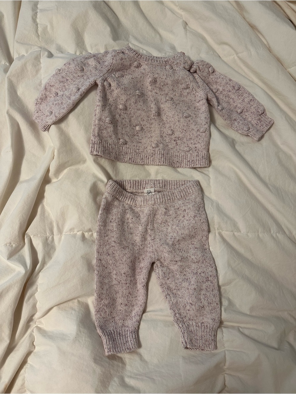 GAP Knit Sweater & Pants Set, with Nike shoes and white Bow. See photos